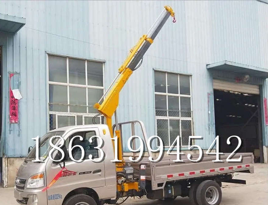 井研县车载吊机吊水泥仓库小型移动绞盘货车安装液压吊机车载吊机移动
